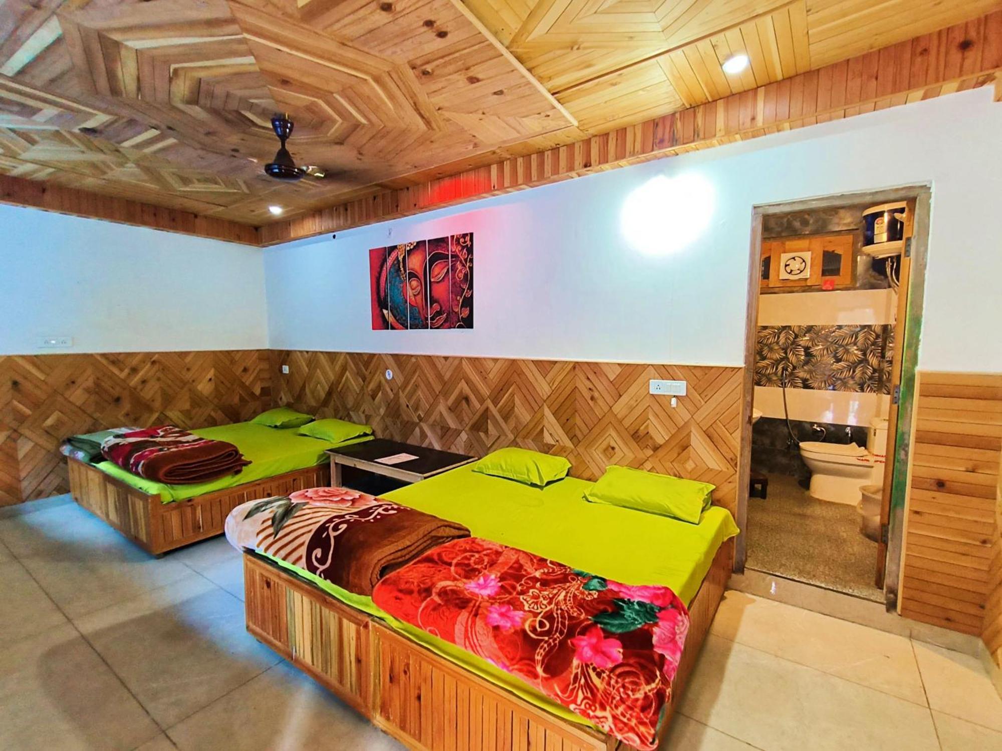 Chalo Chhalal Hotel & Cafe Касоль Экстерьер фото