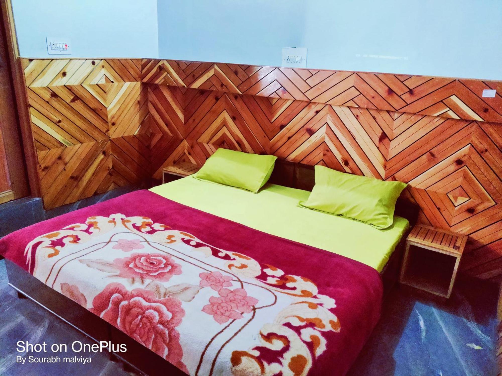 Chalo Chhalal Hotel & Cafe Касоль Экстерьер фото