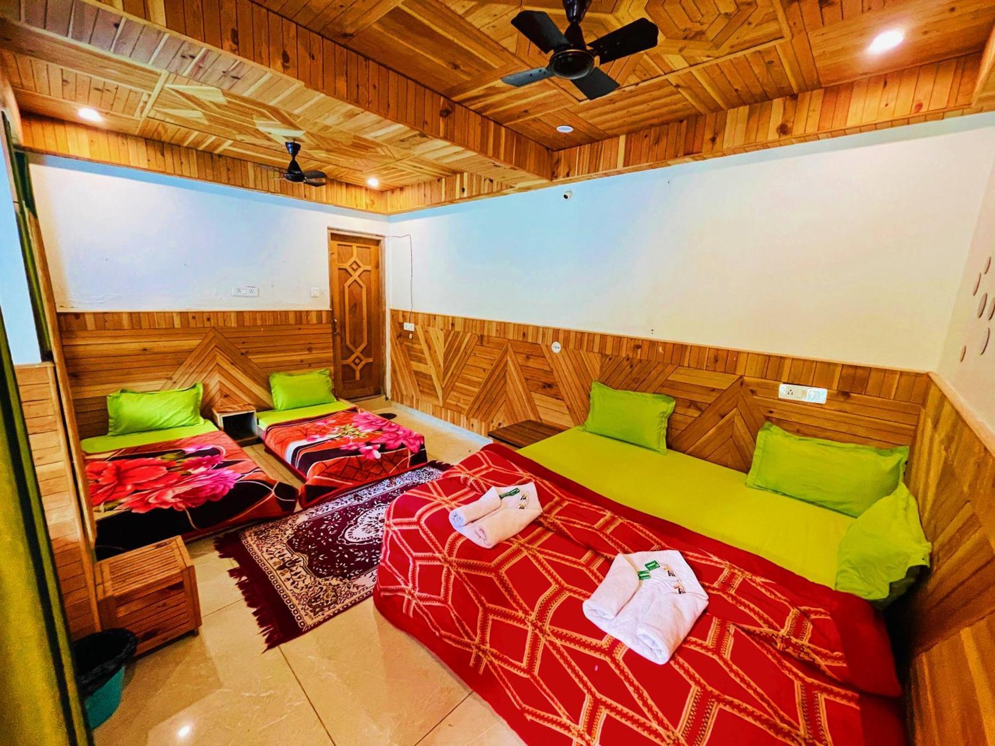 Chalo Chhalal Hotel & Cafe Касоль Экстерьер фото